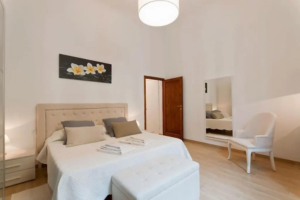 דירות פירנצה Flat Volturno - Garden