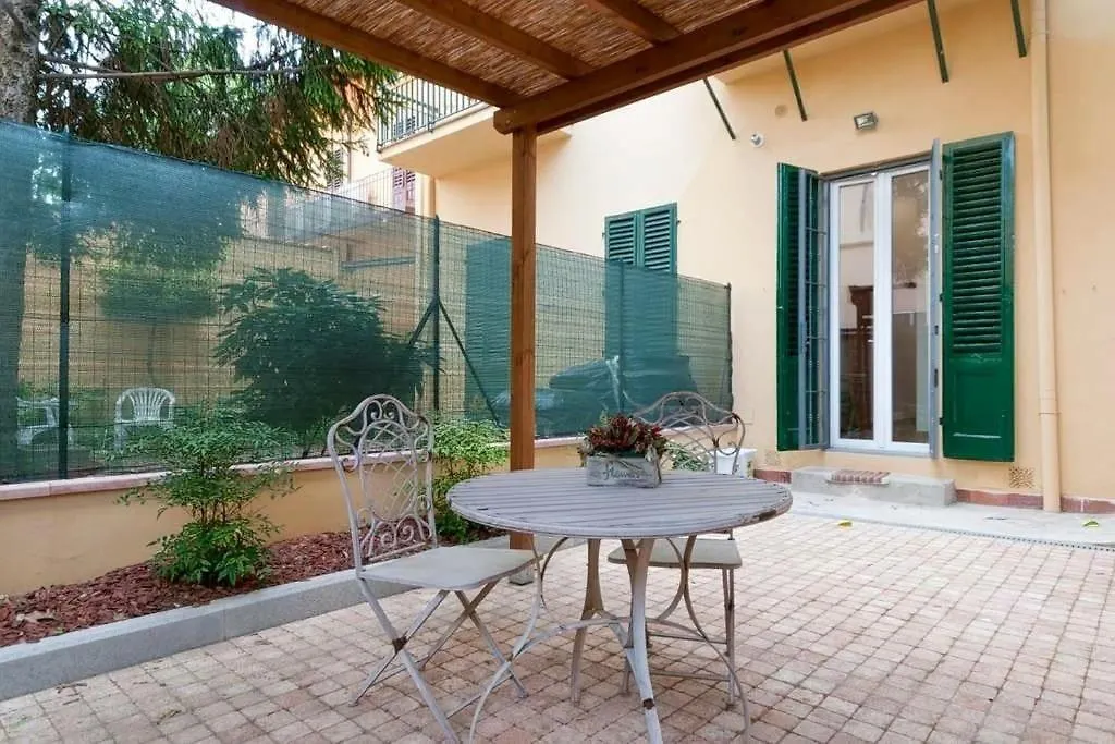 דירות פירנצה Flat Volturno - Garden